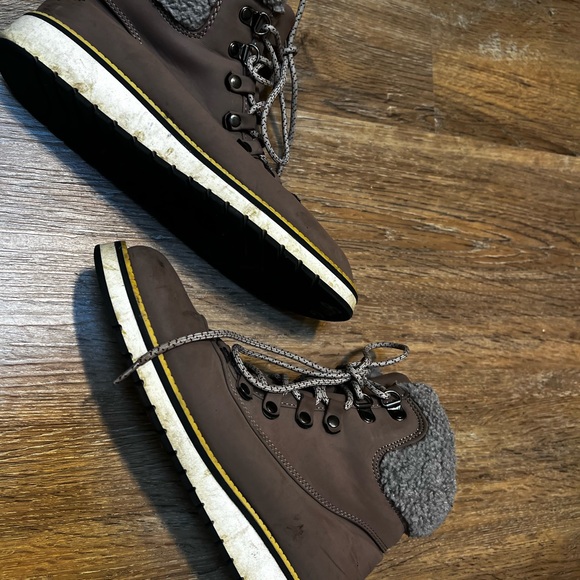 Women’s Cozy Cardigan and Aspen Boots Outfit - Picture 10 of 16